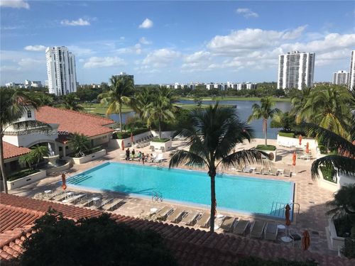 apt-812-19900 E Country Club Dr, Aventura, FL, 33180-3332 | Card Image