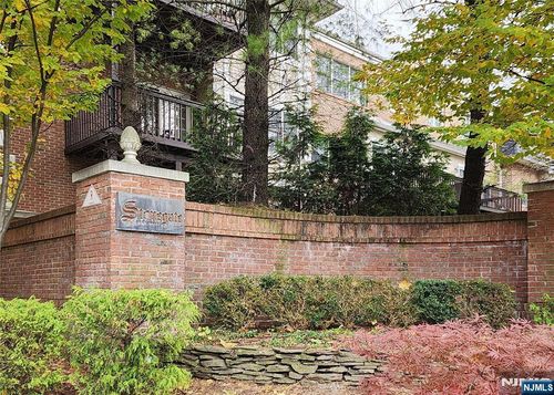 136 Stonegate Trl, Cresskill, NJ, 07626-2411 | Card Image