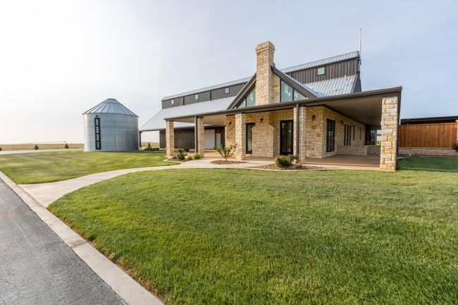 1635 County Road 135, House other with 5 bedrooms, 3 bathrooms and null parking in Hale Center TX | Image 5