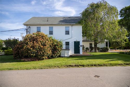 37 East Ave, Westerly, RI, 02891-3113 | Card Image