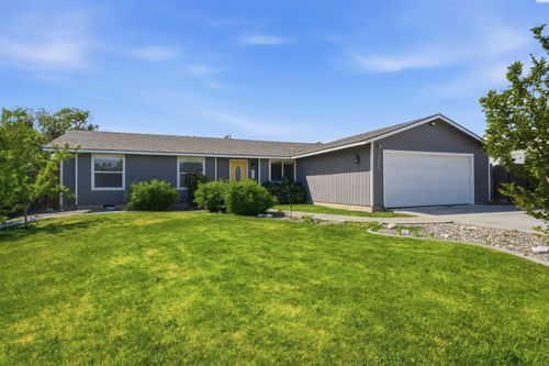 3313 S Ione St, Kennewick, WA, 99337-4332 | Card Image