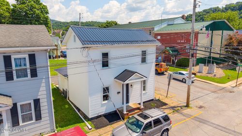 154 S 4th St, Catawissa, PA, 17820-1012 | Card Image
