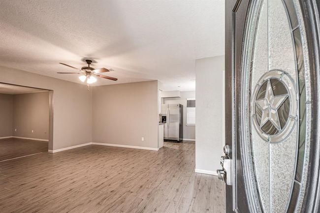 512 Lyndale Dr, House other with 3 bedrooms, 2 bathrooms and 2 parking in Highlands TX | Image 5