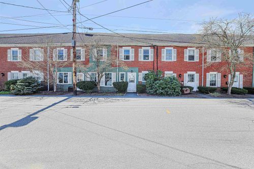 20 South St, Exeter, NH, 03833-2826 | Card Image
