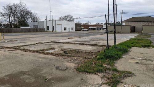 221 E Fordyce St, England, AR, 72046-1833 | Card Image