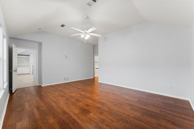 1030 Evandale Ln, House other with 4 bedrooms, 2 bathrooms and 2 parking in Sugar Land TX | Image 14