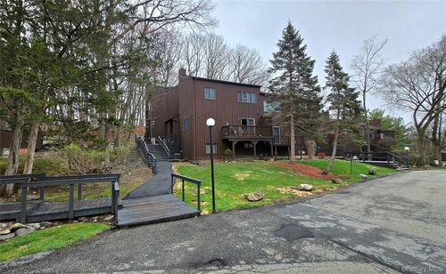 12 Redwood Dr, Highland Mills, NY, 10930-2813 | Card Image