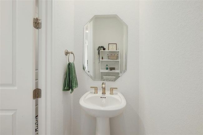 Half Bath 4 | Image 27