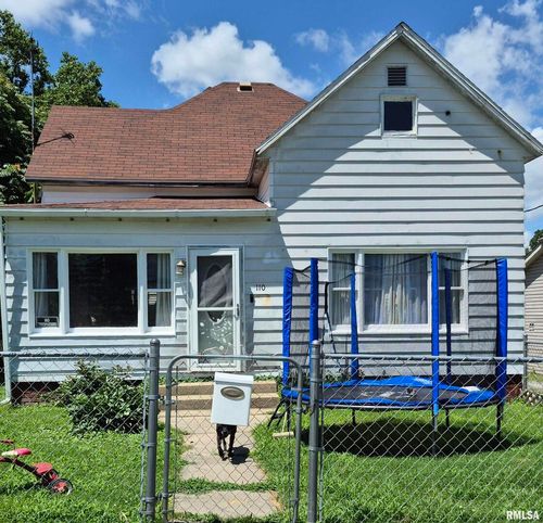 110 W Park St, Harrisburg, IL, 62946-2557 | Card Image