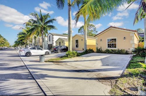 4728 Clemens St, Lake Worth, FL, 33463-8702 | Card Image
