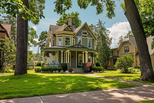 213 6th St, Traverse City, MI, 49684-2412 | Card Image