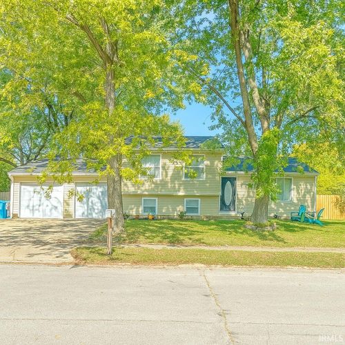 10314 Starhaven Cir, Indianapolis, IN, 46229-1436 | Card Image