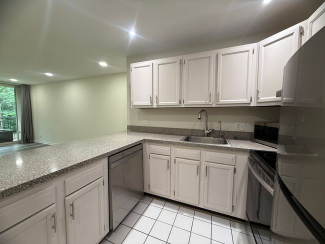UNIT-2J - 5800 Oakwood Dr, Condo with 0 bedrooms, 1 bathrooms and 1 parking in Lisle IL | Image 9