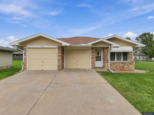 1316 N 16th St, Beatrice, NE, 68310-2145 | Card Image