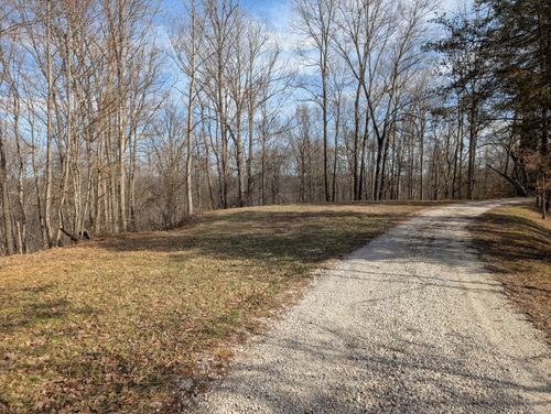 9999 Tip Top Rd, Beattyville, KY, 41311 | Card Image