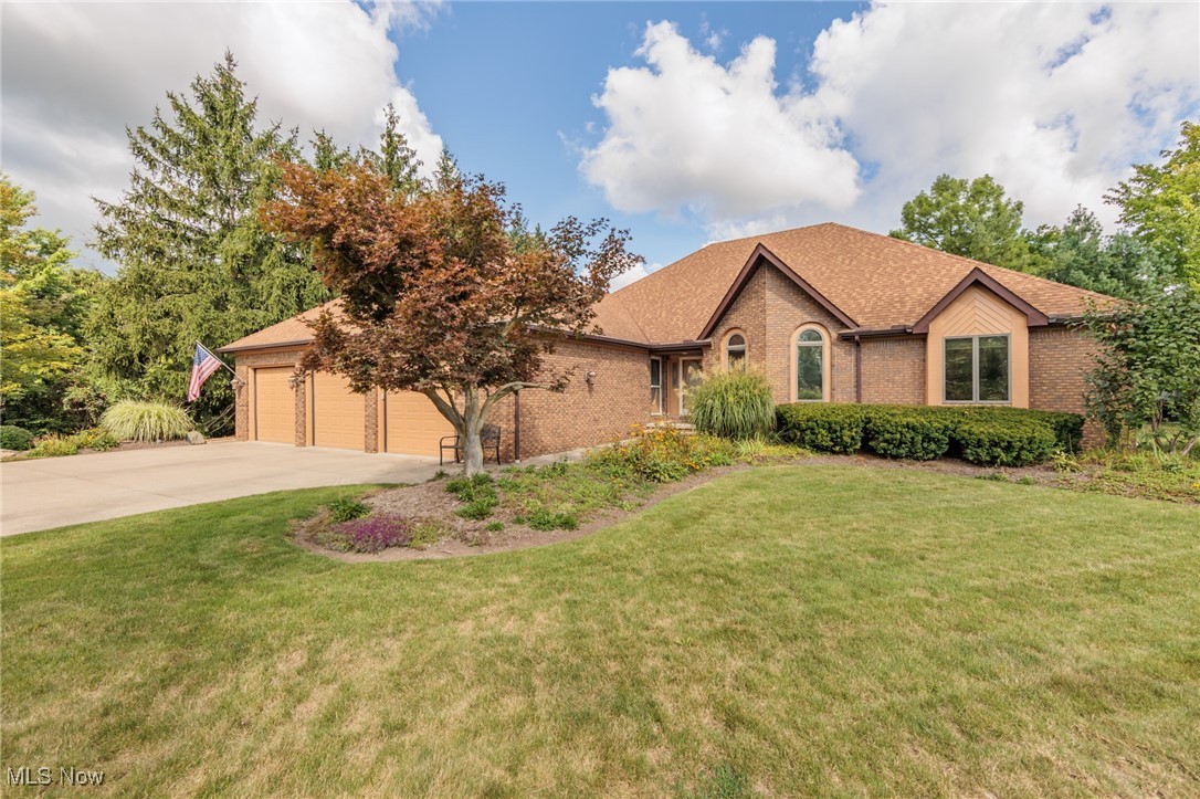 Echo Dr, Strongsville, OH 44149