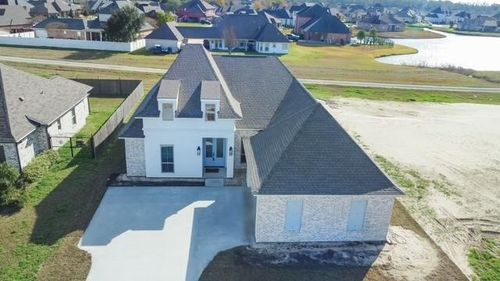 225 Cove Pointe Dr, Luling, LA, 70070-1119 | Card Image