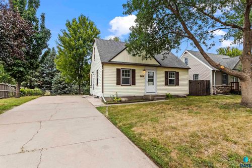 804 E Presentation St Street, Sioux Falls, SD, 57104-0804 | Card Image