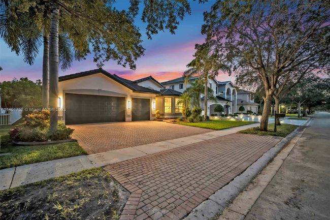 19300 Sw 54th St, House other with 5 bedrooms, 3 bathrooms and null parking in Miramar FL | Image 2