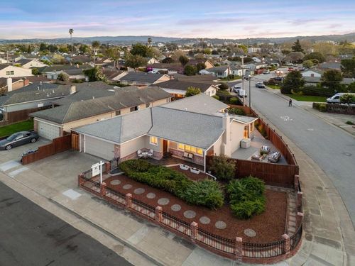 239 Prague St, San Mateo, CA, 94401-1314 | Card Image