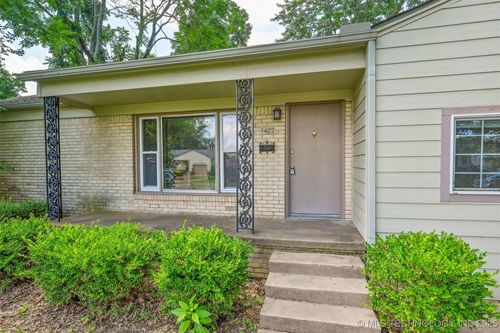 1422 E 52nd St, Tulsa, OK, 74105-5708 | Card Image