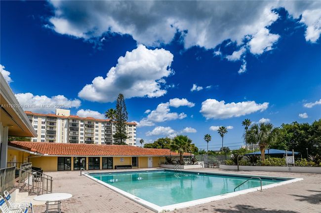 APT-601 - 4164 Inverrary Dr, Condo with 2 bedrooms, 2 bathrooms and null parking in Lauderhill FL | Image 60