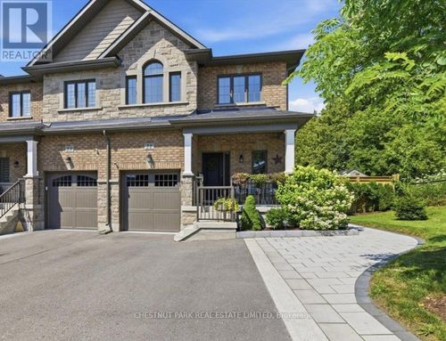 21 Gord Matthews Way, Uxbridge, ON, L9P0E9 | Card Image