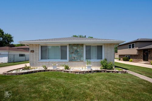 9132 Meade Ave, Oak Lawn, IL, 60453-1571 | Card Image