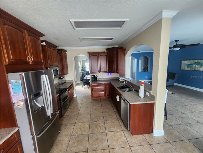 1753 Open Field Loop, House other with 5 bedrooms, 3 bathrooms and null parking in BRANDON FL | Image 7