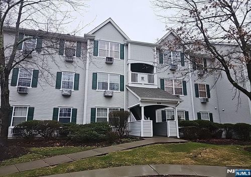 107 Chatfield Dr, Pompton Plains, NJ, 07444-1107 | Card Image