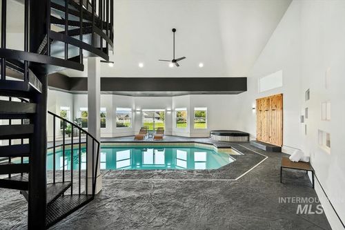 2095 N Meridian Rd, Eagle, ID, 83616-3435 | Card Image