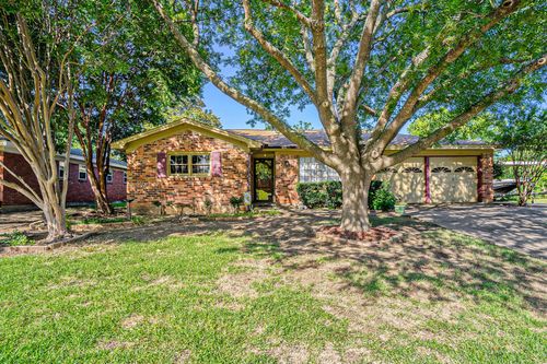 7332 Trimble Dr, Fort Worth, TX, 76134-4640 | Card Image