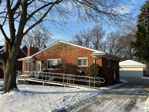 23825 Masch Ave, Warren, MI, 48091-4733 | Card Image