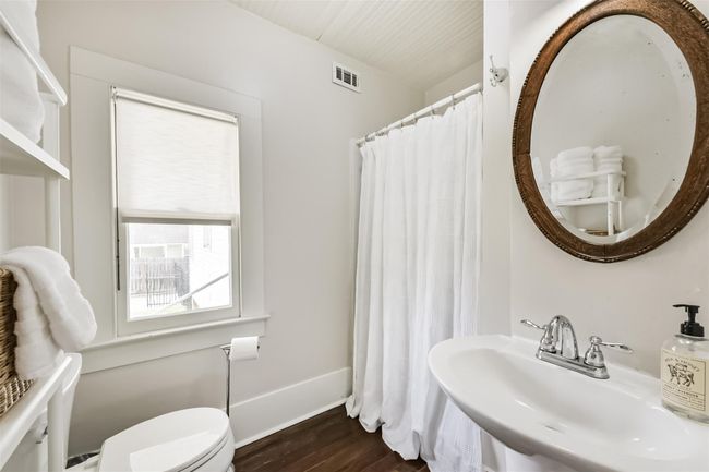612 S Day St, House other with 4 bedrooms, 3 bathrooms and 1 parking in Brenham TX | Image 30