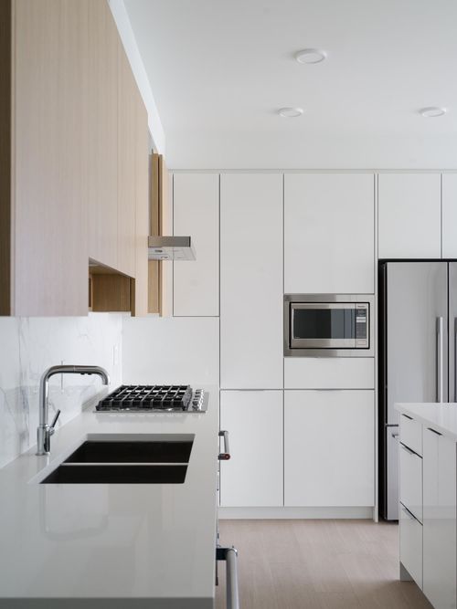 1904-7683 Park Cres, Burnaby, BC, V3N0J4 | Card Image