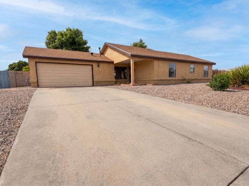 14 Milton Loop, Los Lunas, NM, 87031-6292 | Card Image