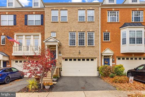 9842 Pickens Pl, MANASSAS PARK, VA, 20111-7001 | Card Image