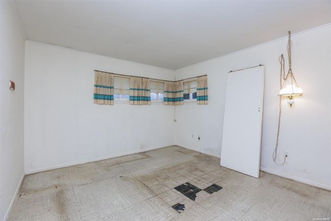 2 Edge Ln, House other with 4 bedrooms, 2 bathrooms and null parking in Wantagh NY | Image 9
