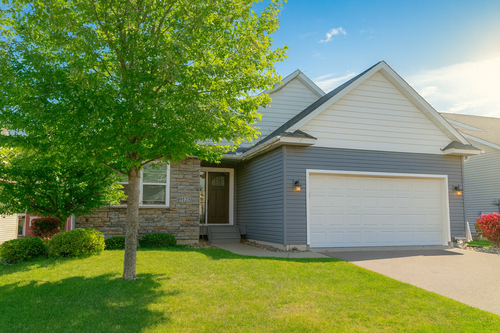 9125 Compass Pointe Rd, Woodbury, MN, 55129-3008 | Card Image