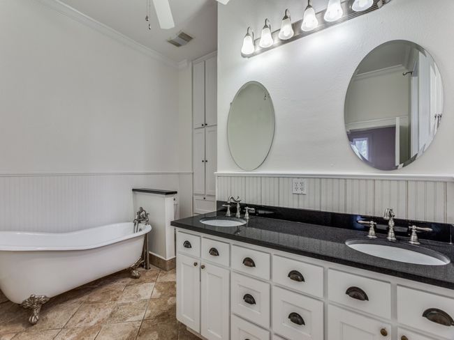 Updated primary ensuite bath with large walk in closet, claw foot tub | Image 14