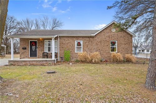 210 S Jefferson St, Frontenac, KS, 66763-2218 | Card Image