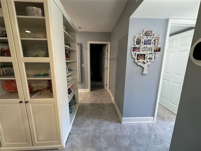 Hallway to Main bedroom | Image 22