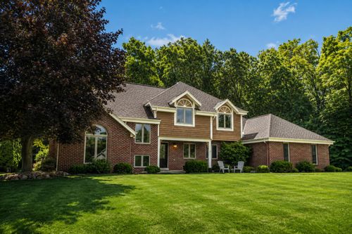 S67W20071 Benjamin Ct, Muskego, WI, 53150-8277 | Card Image