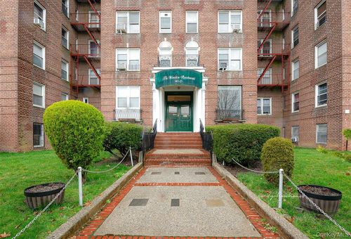 2e-143-25 84th Dr, Briarwood, NY, 11435 | Card Image