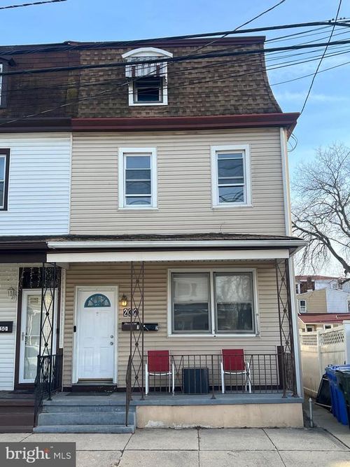 232 W Union St, Burlington, NJ, 08016-1332 | Card Image