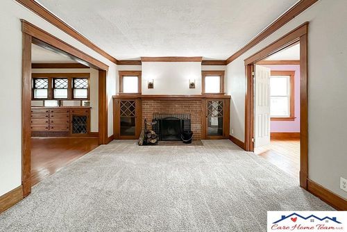2512 Pinkney St, Omaha, NE, 68111-3239 | Card Image