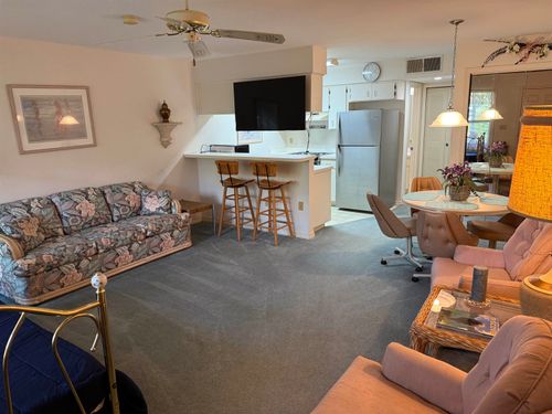 857 Se Mayo Dr, Crystal River, FL, 34429-9054 | Card Image