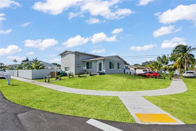 3800 Nw 185th Ter, House other with 5 bedrooms, 3 bathrooms and null parking in Miami Gardens FL | Image 3