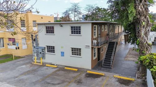 1736 Nw 19th St, Miami, FL, 33125-1580 | Card Image