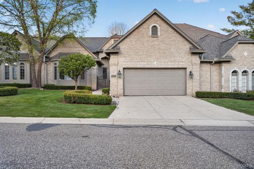 6554 Enclave Dr, Clarkston, MI, 48348-4859 | Card Image